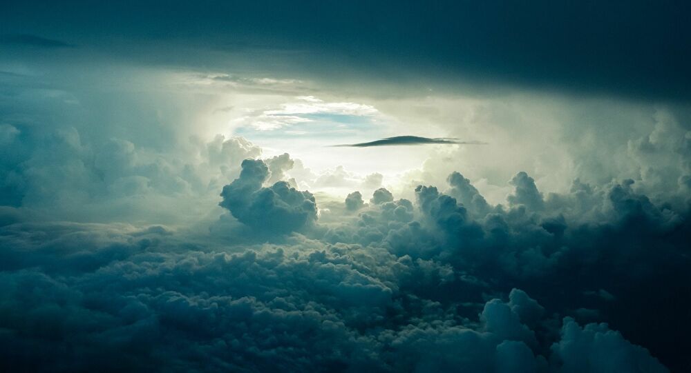 طيار عسكري روسي يكشف سر فيديو الجسم الغامض الذي نشره البنتاغون