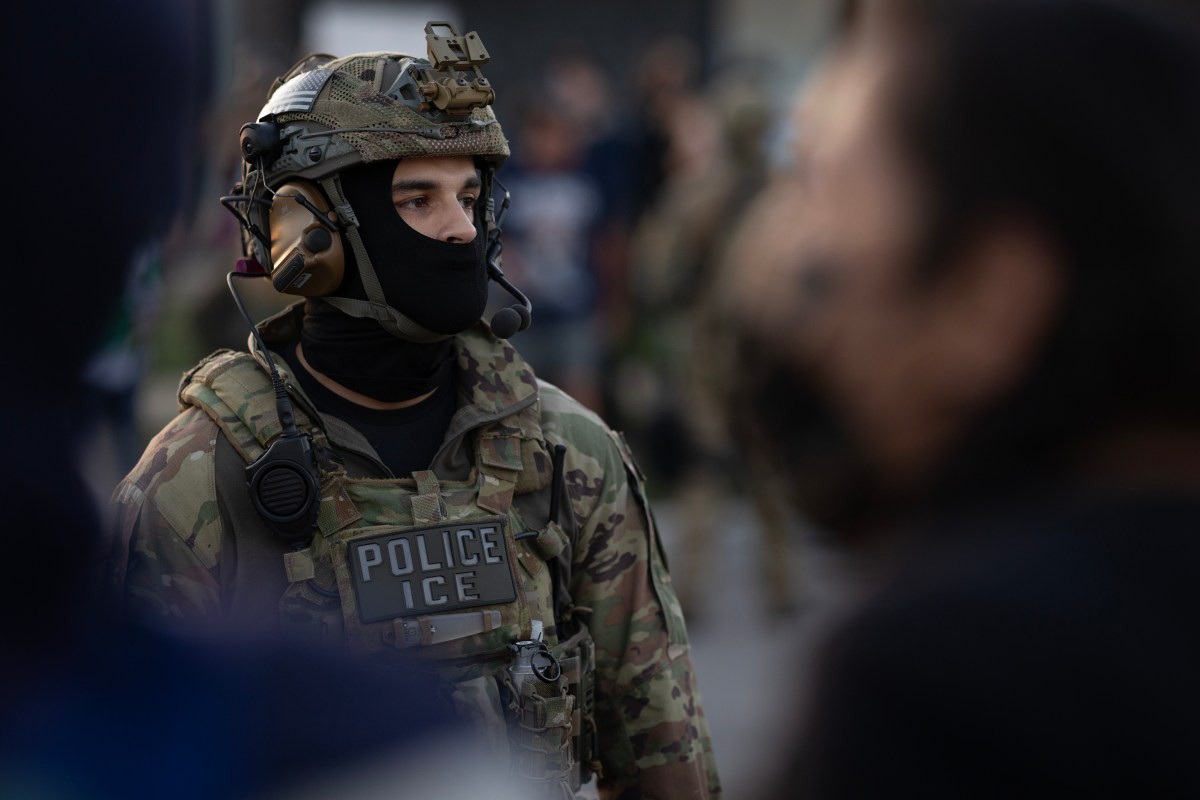 ابنة متهم بهجوم إرهابي تتهم إدارة الهجرة بسوء المعاملة أثناء الاحتجاز