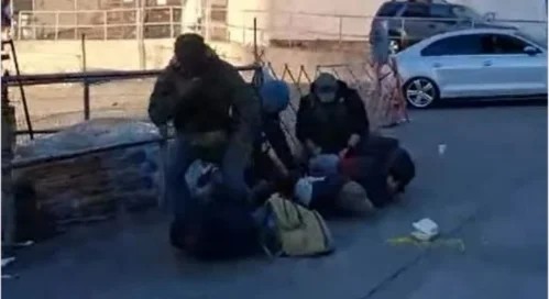 دعوى قضائية بنيويورك تتهم عملاء الهجرة باستهداف اللاتينيين عنصرياً