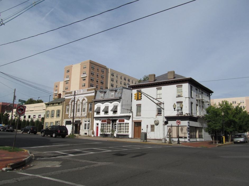 قاضٍ في المحكمة العليا بنيوجيرسي: تجاوز موعد تقديم الترشيحات بدقائق يُبطلها