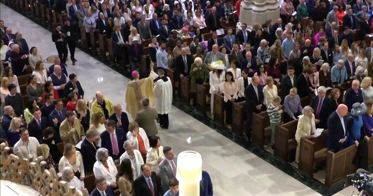 ارتفاع ملحوظ في اعتناق الكاثوليكية بين الأميركيين بعد سنوات من التراجع