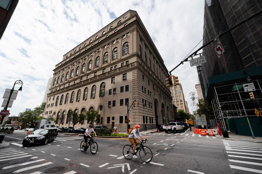 وفاة امرأة أثناء احتجازها داخل محكمة بروكلين بعد توقيفها بتهمة حيازة مخدرات