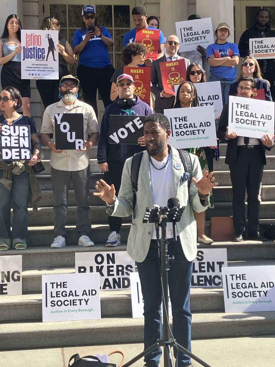 دعوات لفتح مركز اقتراع في رايكرز وتوسيع تصحيح البطاقات وسط قيود قانونية