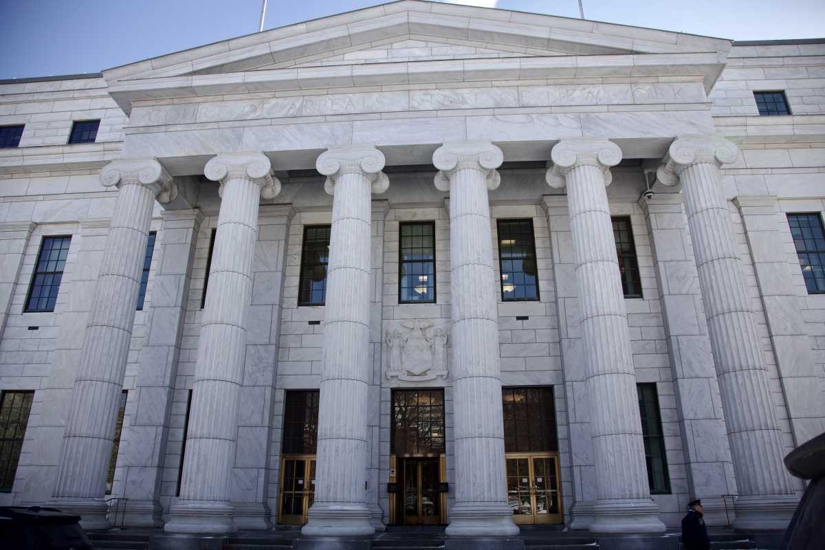 أعلى محكمة في نيويورك تشكك في برنامج لإيواء الأطفال مؤقتاً وتخشى تحوله إلى رعاية ظل