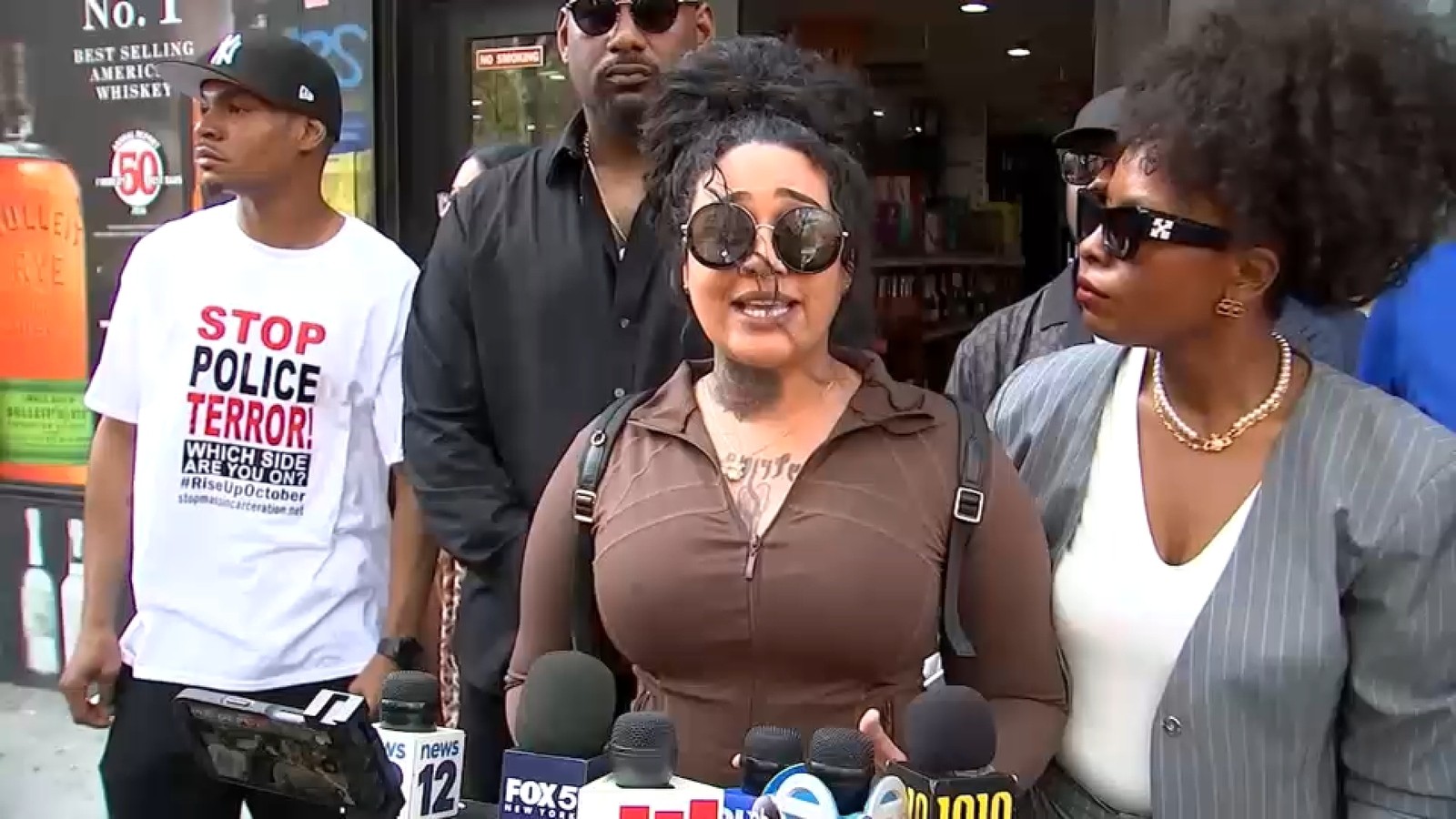 شرطة نيويورك تعلّق مهام ضابطين بعد فيديو مثير للقلق لاعتقال في بروكلين