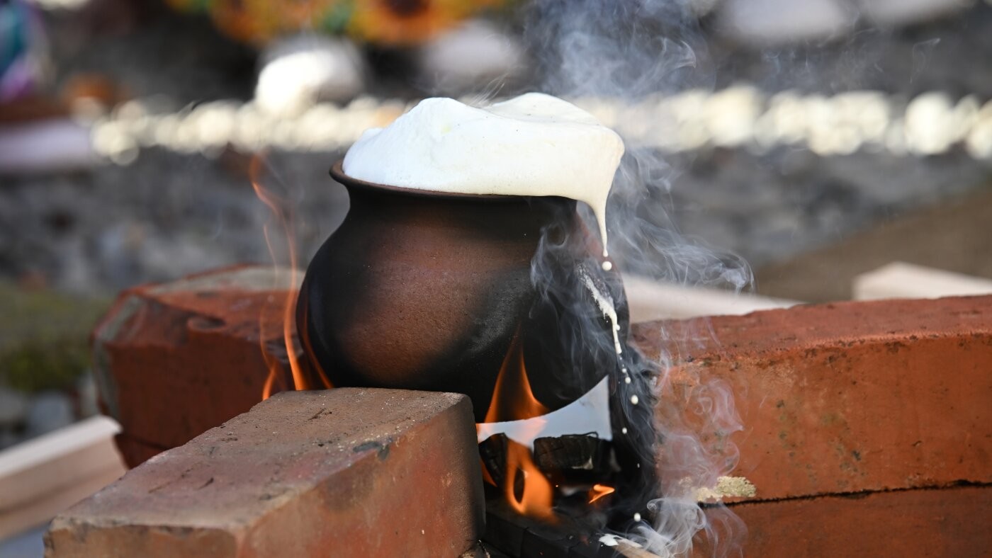 سريلانكا تستقبل العام الجديد بطقوس الأرز بالحليب وسط ارتفاع الأسعار