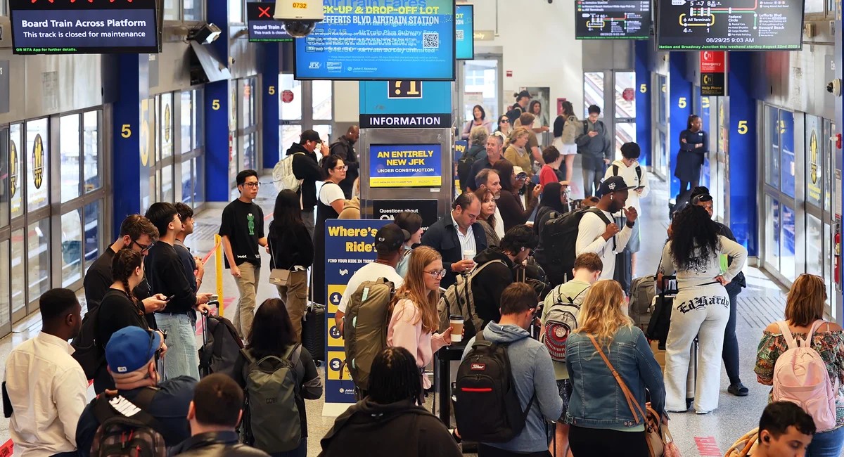 هيئة الموانئ تطلق خدمة ترجمة فورية بلغة الإشارة في محطاتها ومطاراتها