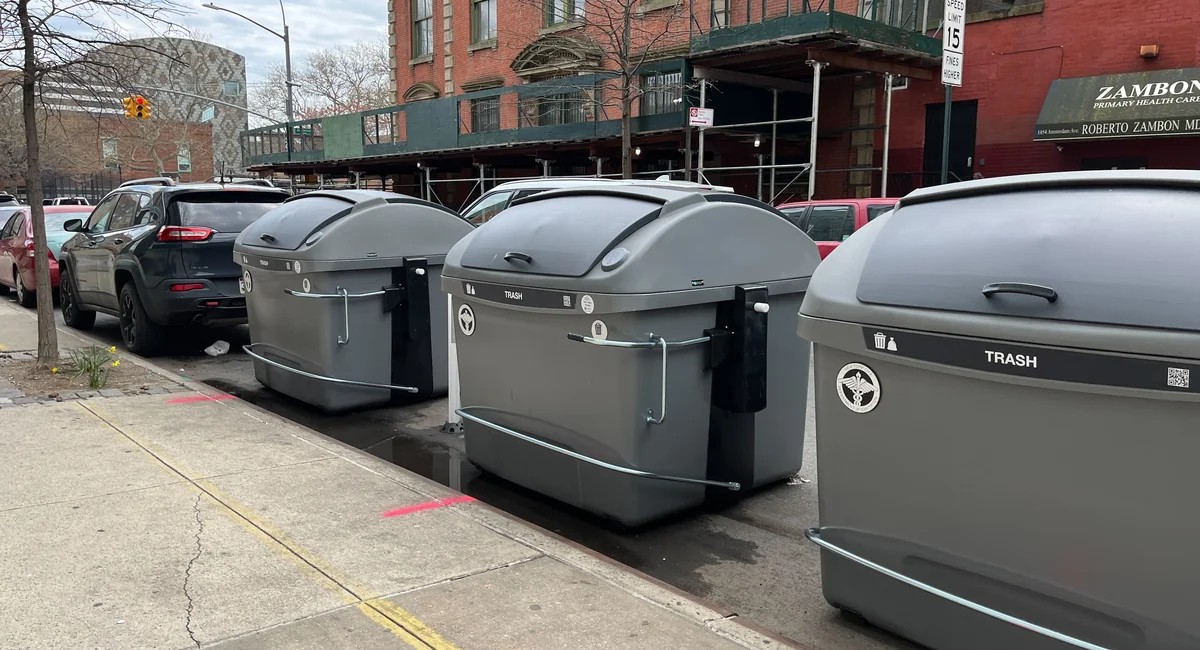 نيويورك توسّع حاويات النفايات «إمباير بنز» إلى أكثر من 6500 موقع بحلول 2027