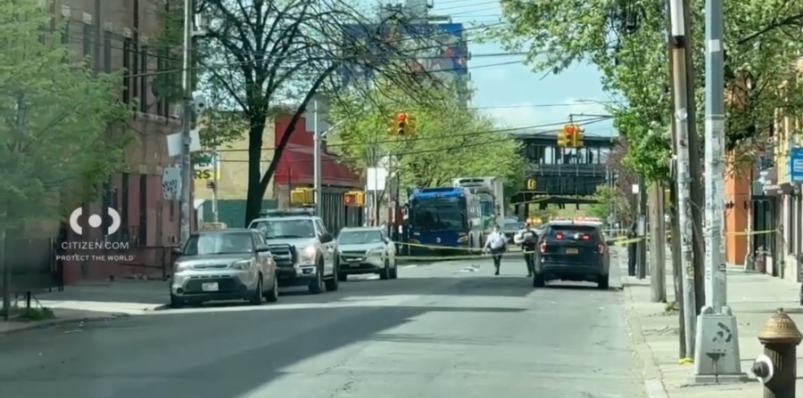 مقتل امرأة في بروكلين بعد دهسها بشاحنة صندوقية وفرار السائق