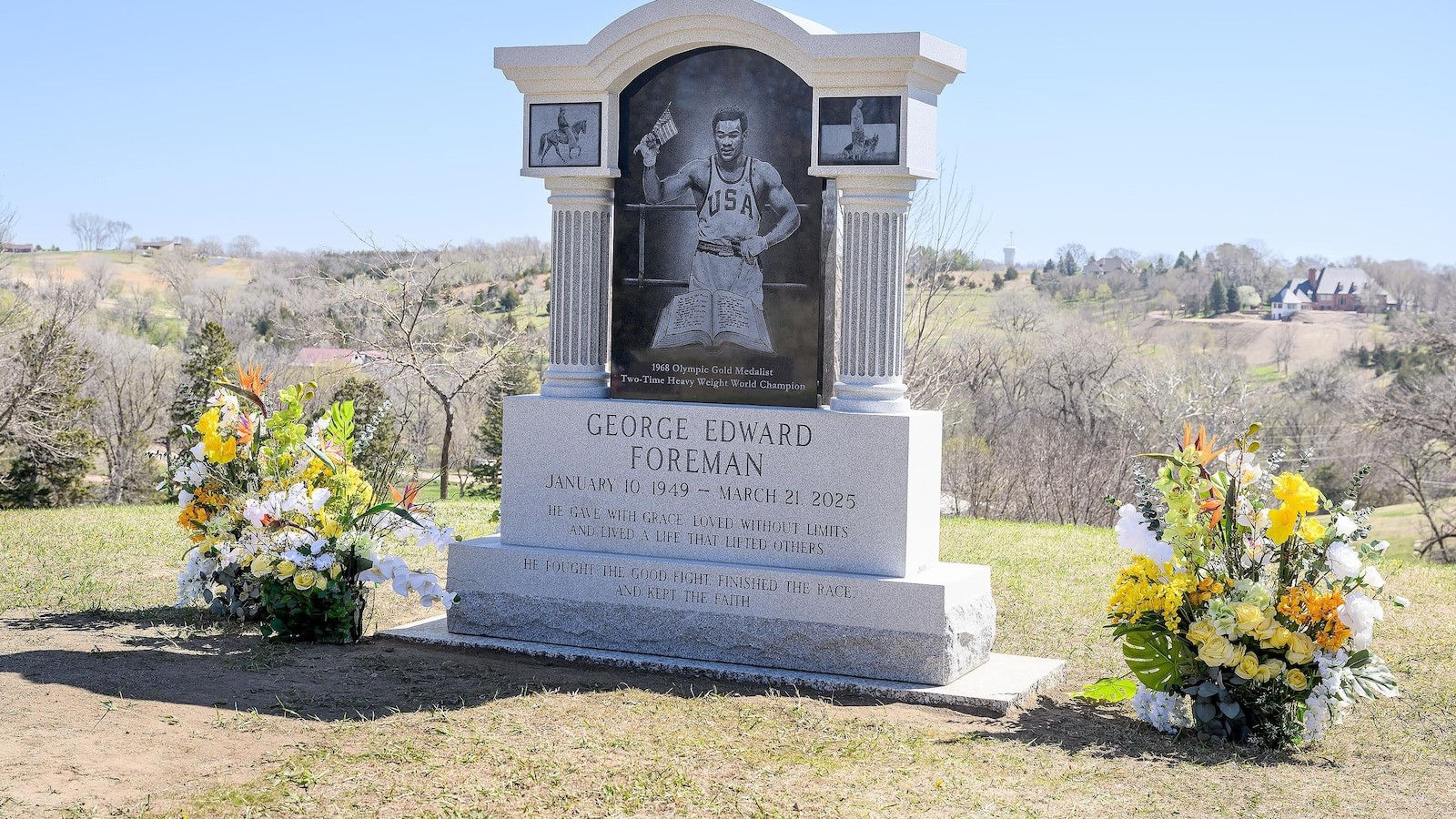 عائلة جورج فورمان تكشف دفنه في مقبرة بآيوا بعد زيارة وحيدة عام 1988