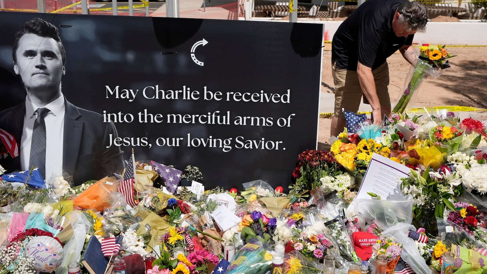 ولايات أميركية تُقرّ قوانين باسم تشارلي كيرك لتوسيع تدريس الدين وحماية التعبير