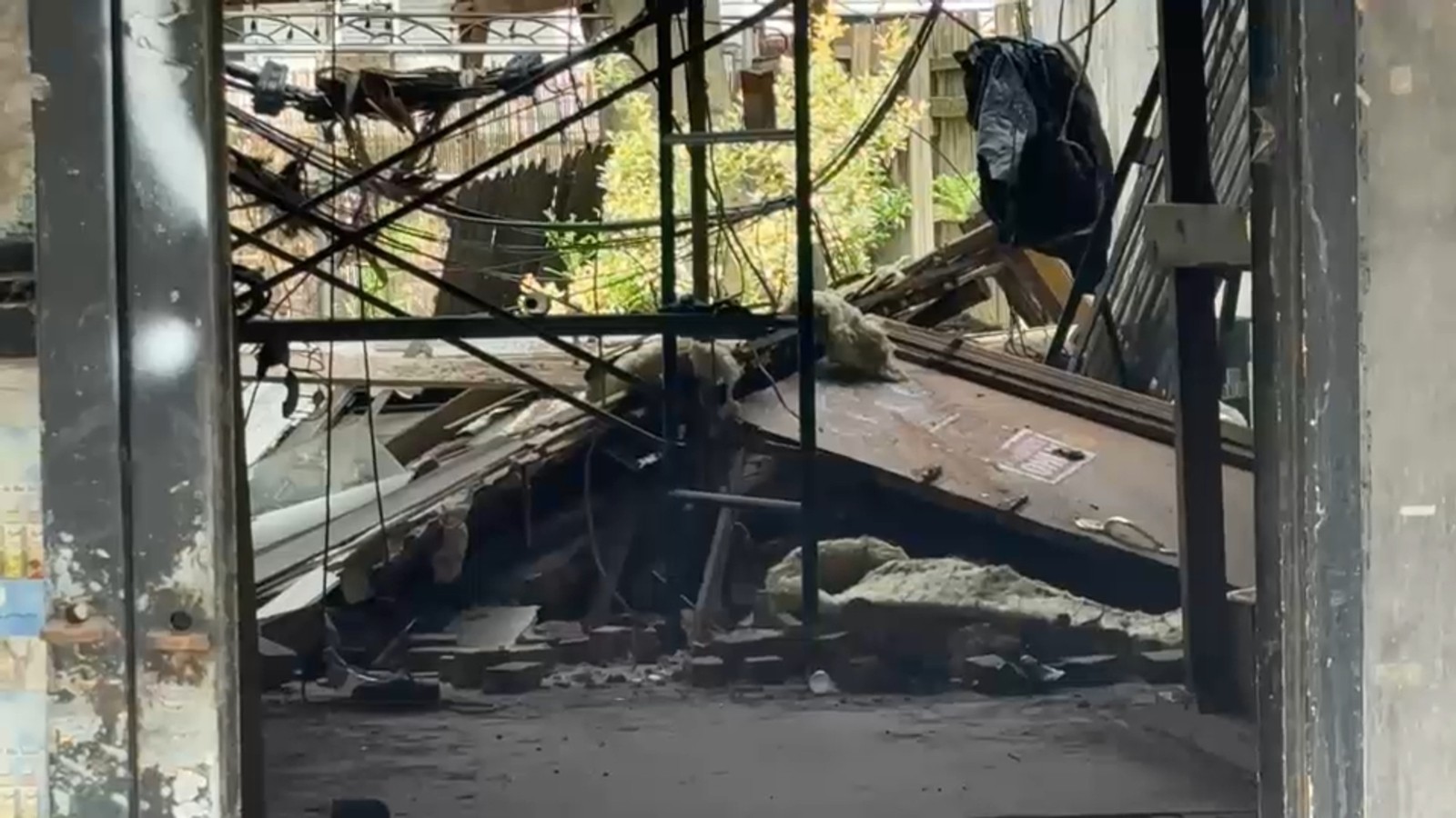 انهيار خلفي في مبنى من ثلاثة طوابق ببروكلين وإخلاء المباني المجاورة