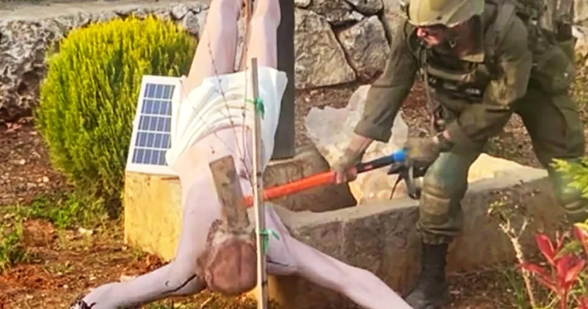 إسرائيل تدين جنديًا ضرب تمثال المسيح في جنوب لبنان والجيش يحقق في الحادثة