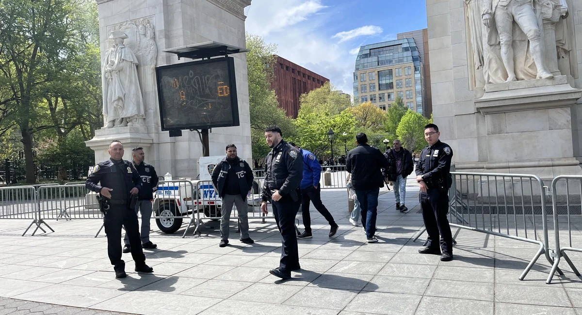 شرطة نيويورك تغلق معظم مداخل واشنطن سكوير بارك قبل تجمع 4/20 في مانهاتن