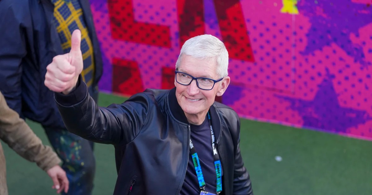 أبل تعيّن جون تيرنوس رئيسًا تنفيذيًا خلفًا لتيم كوك في سبتمبر