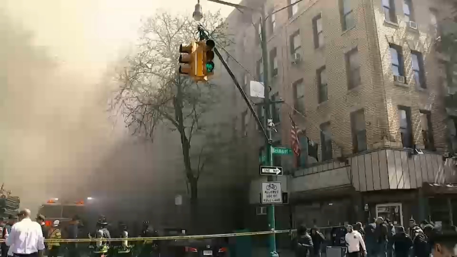 حريق مميت في مبنى سكني بالبرونكس يخلّف قتيلين ويشرّد 76 شخصًا