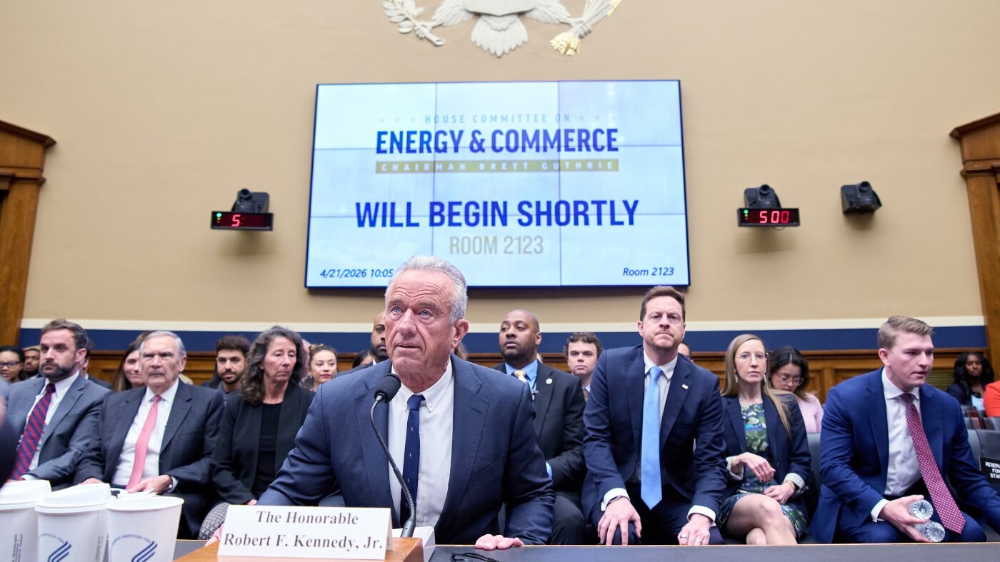 كينيدي يواجه ضغطاً في الكونغرس بسبب اللقاحات وأسعار الأدوية