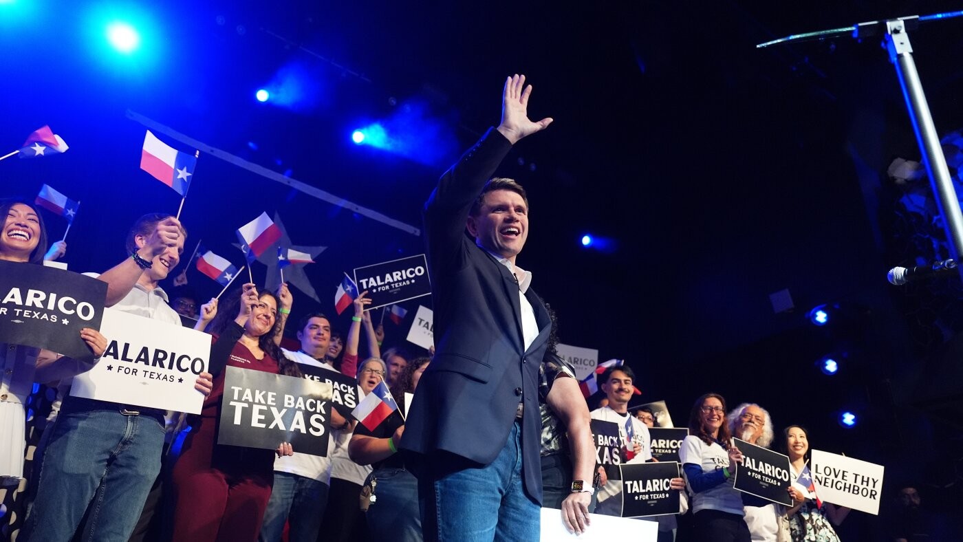 الديمقراطيون يتقدمون في جمع التبرعات، لكن الجمهوريين يملكون سيولة انتخابية أكبر