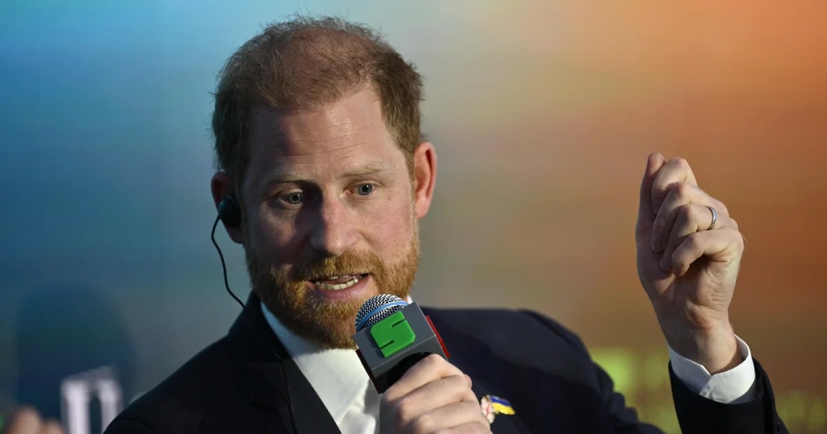 الأمير هاري يزور كييف فجأة ويدعو واشنطن إلى زيادة دعم أوكرانيا