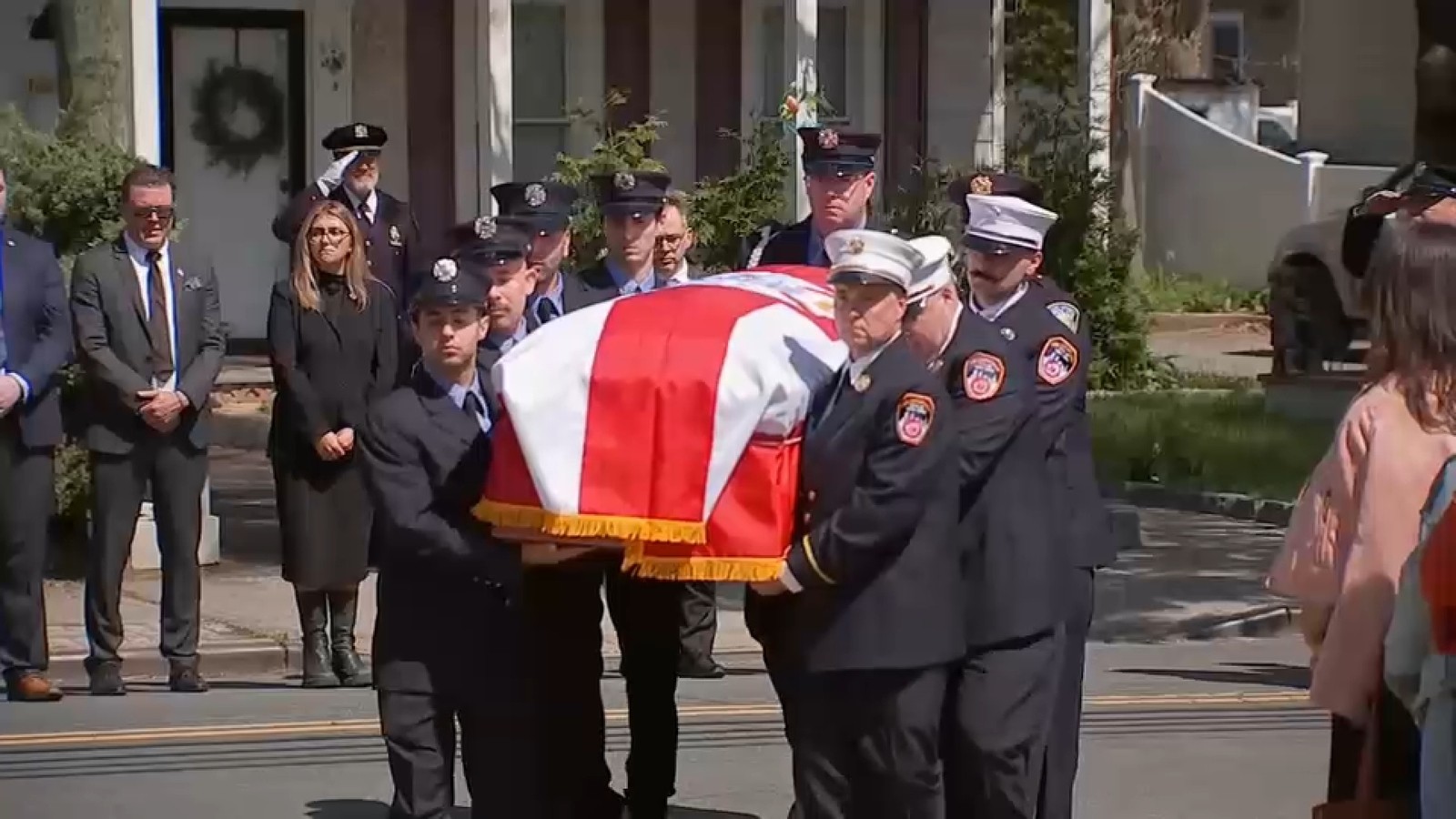 ستاتن آيلاند تودّع جون هدسون ديلجن في جنازة تكريمية بعد مسيرته مع أبحاث الأمراض النادرة