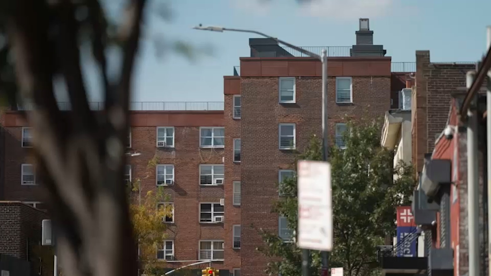 آلاف في نيويورك مهددون بفقدان قسائم السكن مع نفاد التمويل الفيدرالي مبكرًا