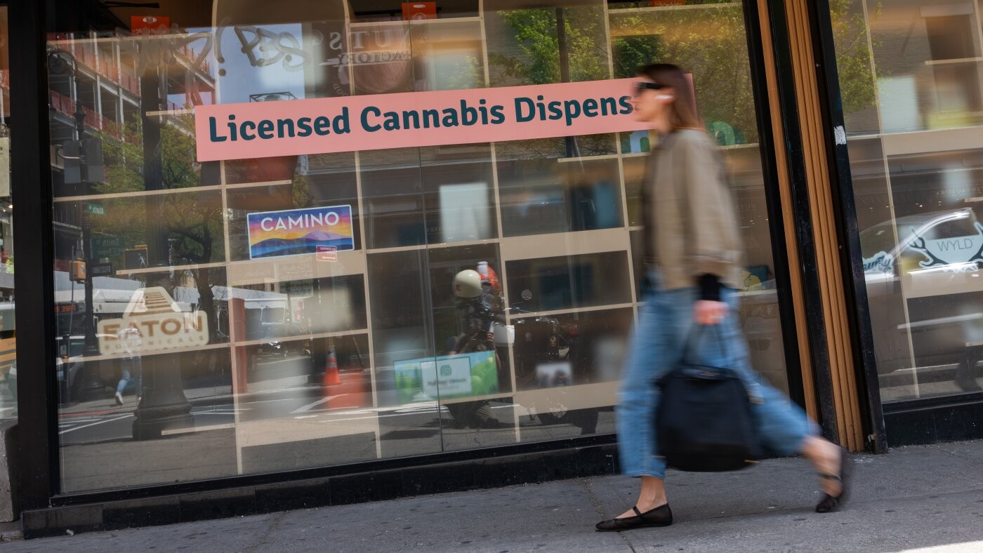 واشنطن تخفف قيود الماريجوانا الطبية وتمدّد هدنة لبنان وإسرائيل