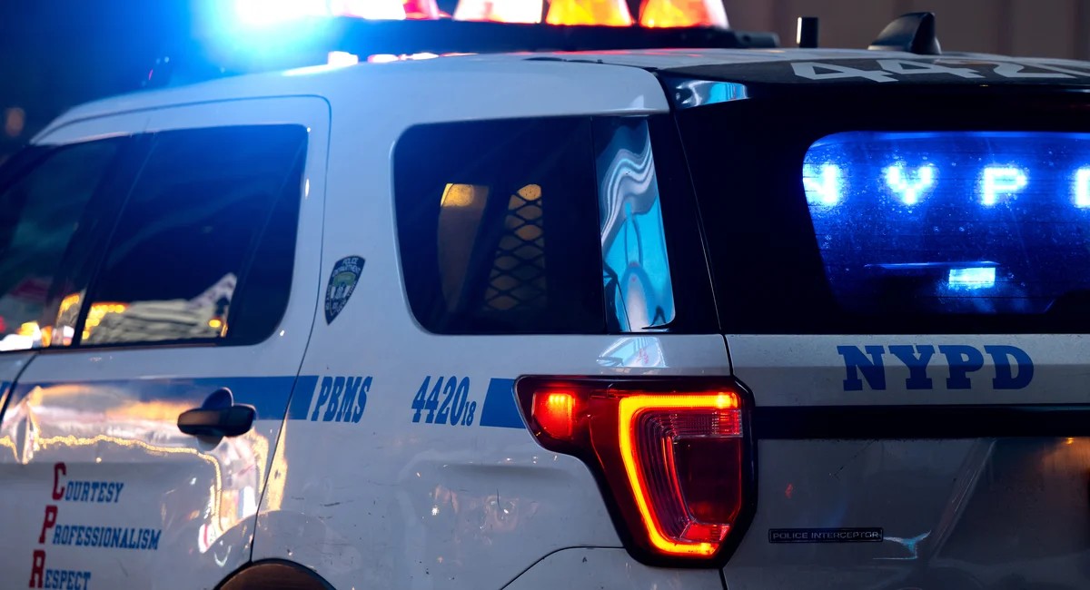 إصابة رجل في هارلم واعتقال مشتبه به بعد إطلاق نار والبحث عن مطلق ثانٍ