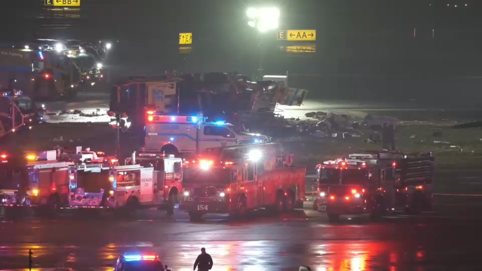 هيئة الموانئ توسّع استخدام أجهزة التتبع في مركبات المطارات بعد حادث لاغوارديا المميت