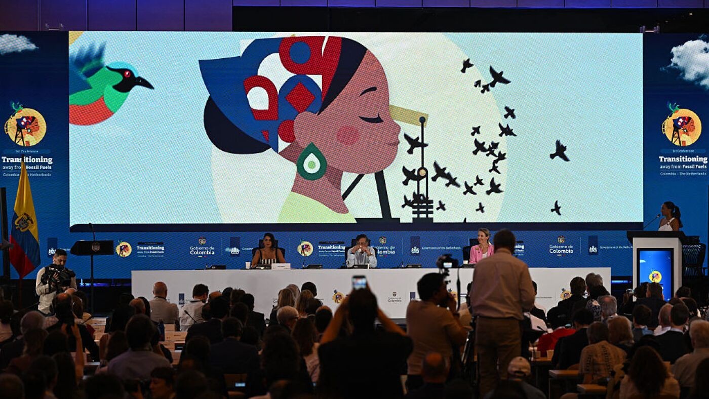 كولومبيا تستضيف مؤتمرًا دوليًا لدفع الخروج من الوقود الأحفوري إلى خطوات عملية