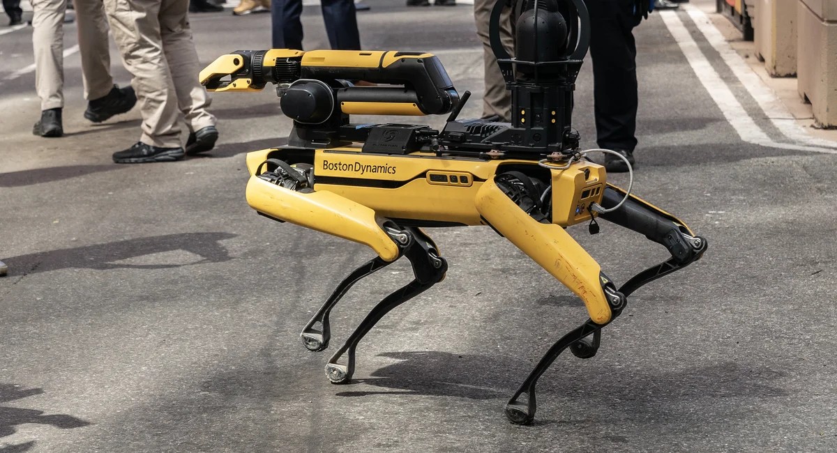 مشروع قانون في نيويورك يمنع شرطة المدينة من تسليح الكلاب الروبوتية