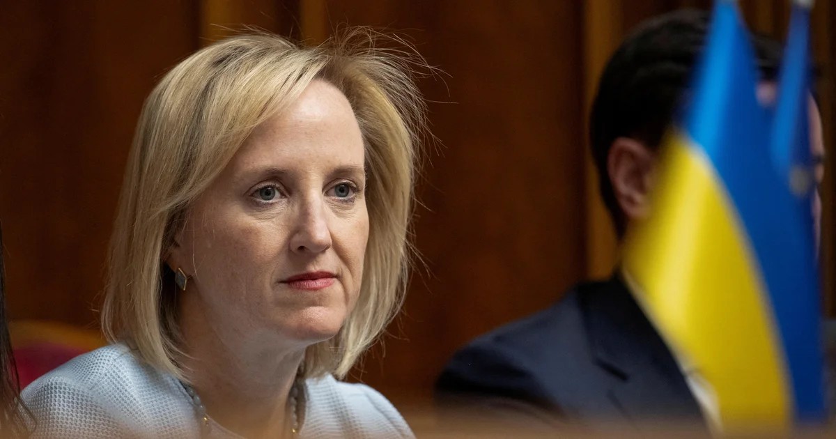المبعوثة الأميركية في كييف تغادر منصبها في يونيو وسط نفي خلافها مع ترامب