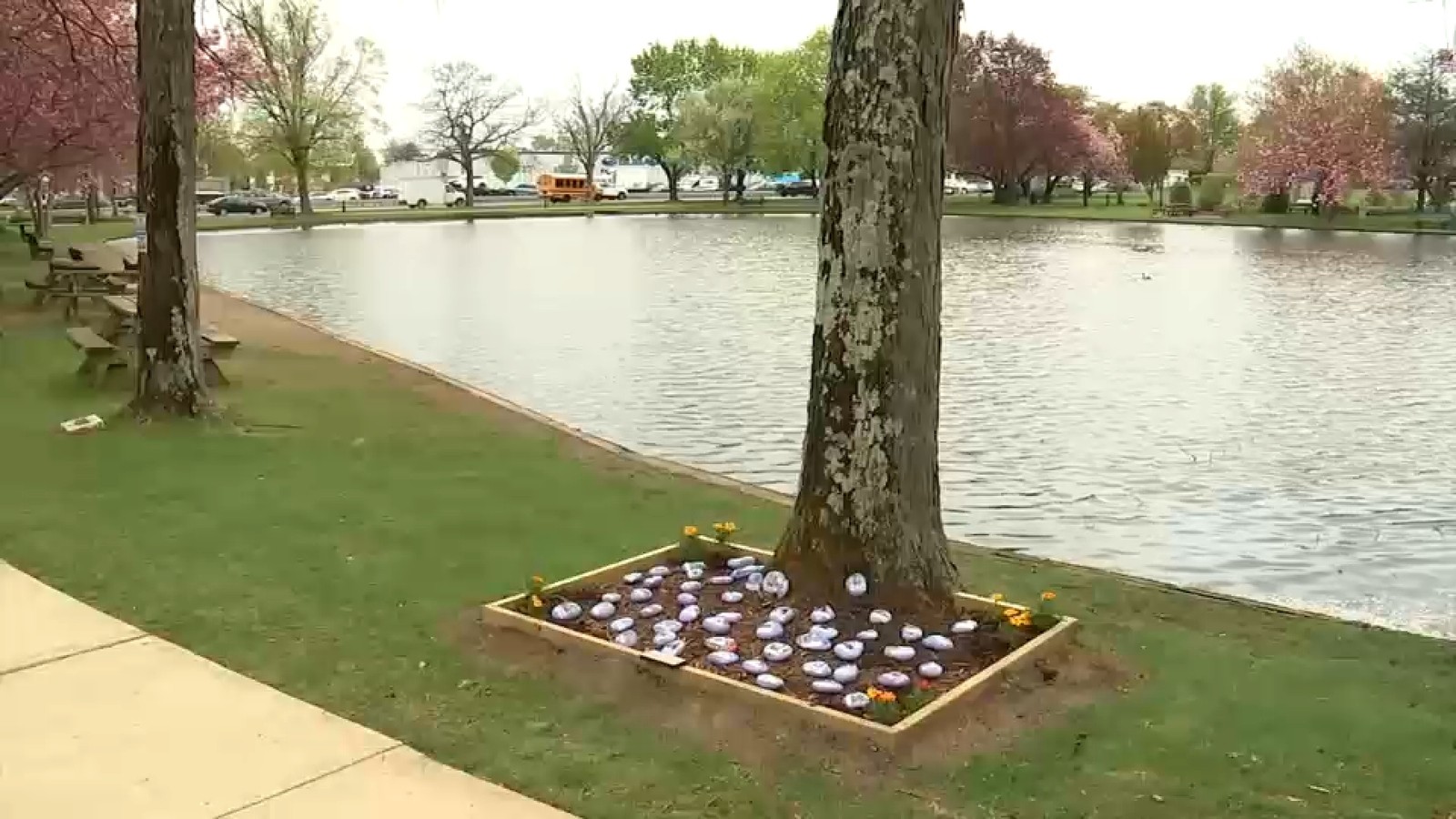 عائلات ضحايا الأفيونات في لونغ آيلاند تكرّم أحبّاءها في يوم التوعية بالفنتانيل