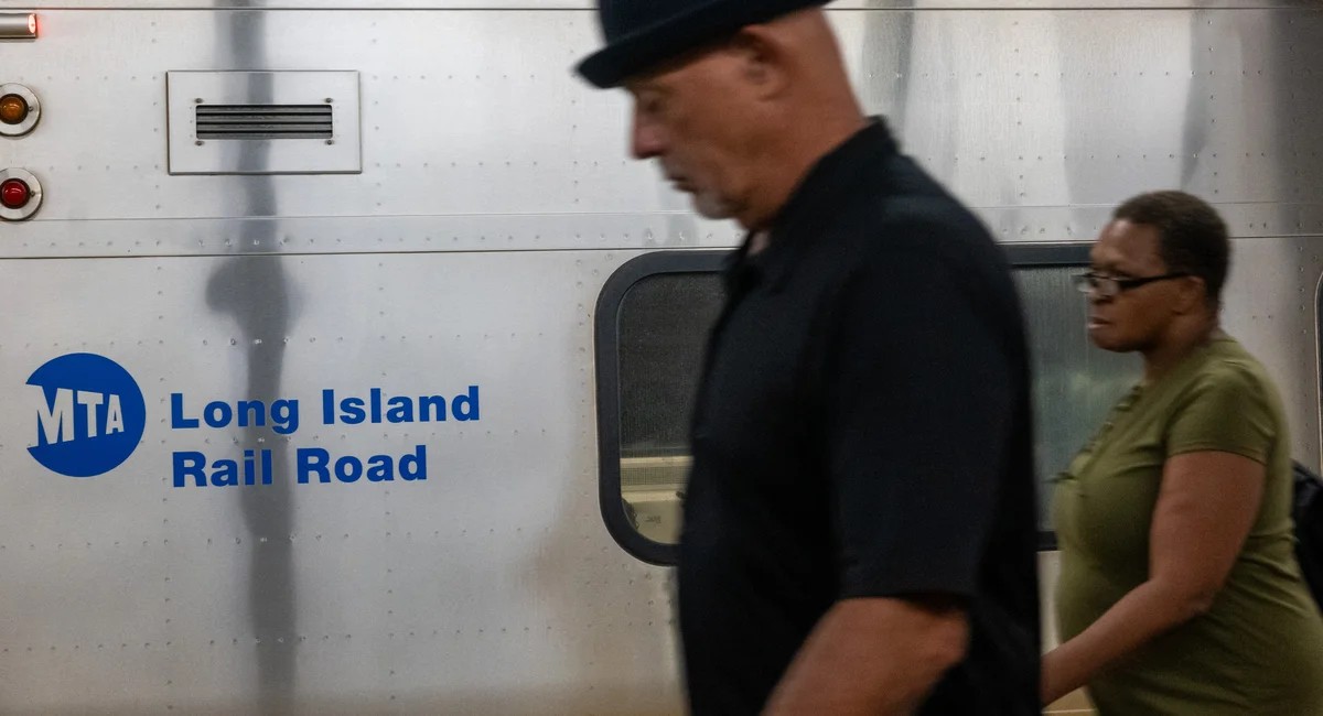 هيئة النقل في نيويورك تستعد لإضراب قطارات لونغ آيلاند وتلوّح بخفض الخدمة