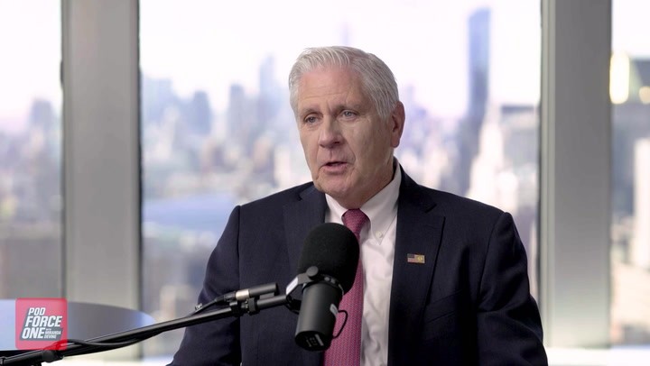 بلاكمان يتحدى هوشول لمناظرة في لونغ آيلاند بعد جولة آدامز الانتخابية