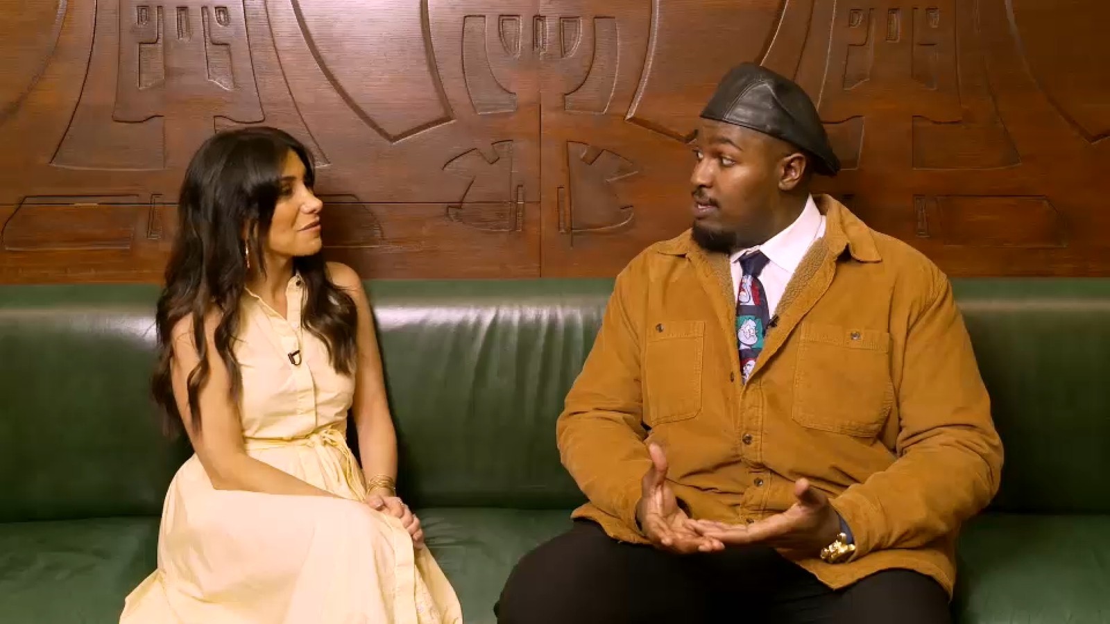 كاليب بارنيت يتولى دور الجني الجديد في «علاء الدين» على برودواي في نيويورك