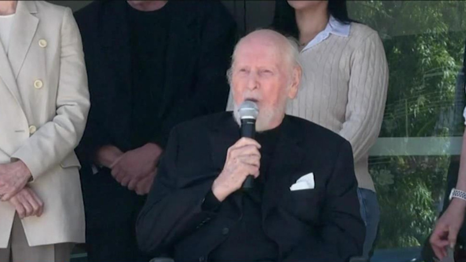 مدرسة نورث هوليوود الثانوية في لوس أنجلوس تدشّن مركزاً للفنون باسم جون ويليامز