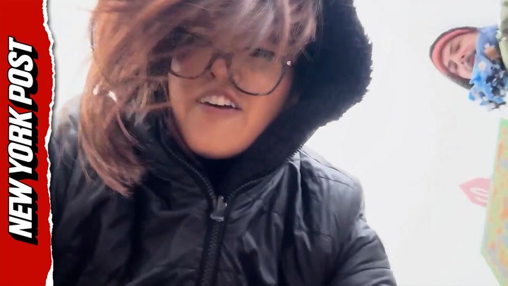 السلطات الفدرالية توجه اتهامات لثلاثة من مينيسوتا بعد الاعتداء على مراسلة في احتجاج بولاية مينيسوتا