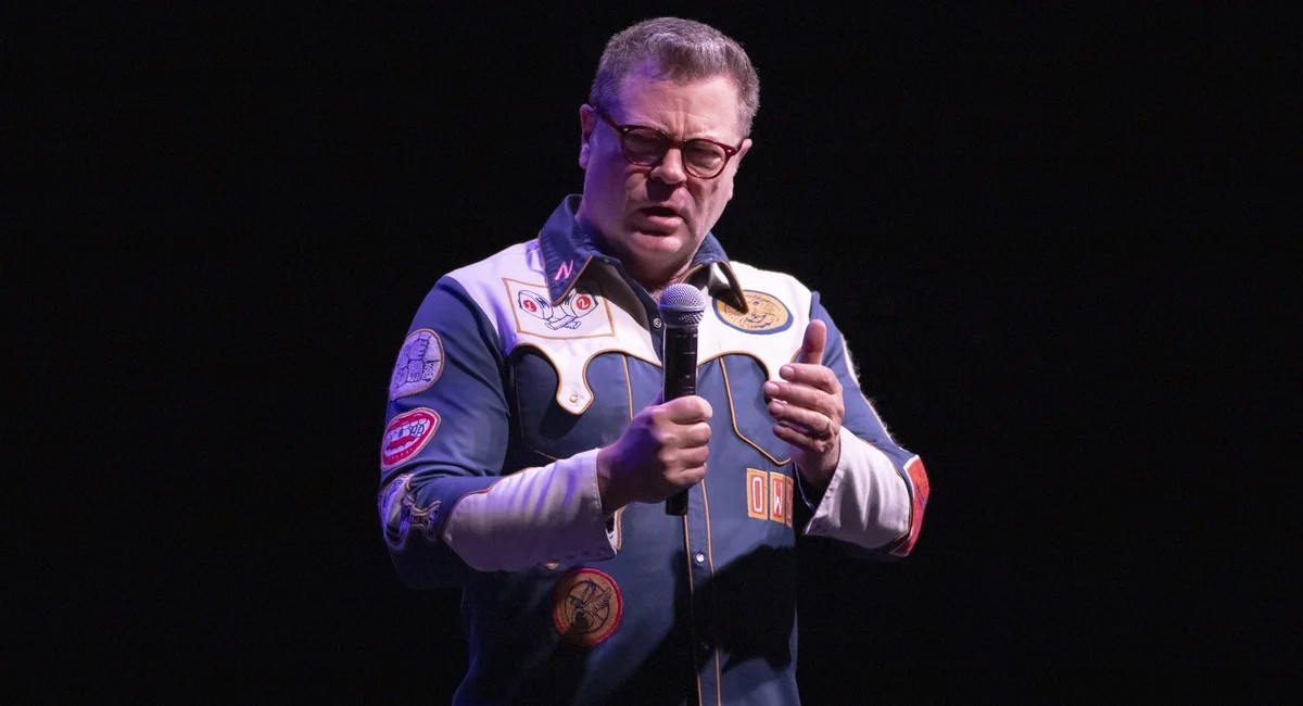 نيك أوفرمان يحتفي بشعر نيويورك ويستعيد إلهامه من ويندل بيري