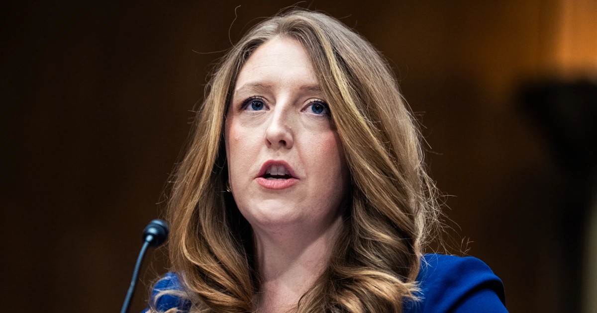 ترامب يسحب ترشيح كيسي مينز للجراح العام ويختار نيكول سافير بديلة لها