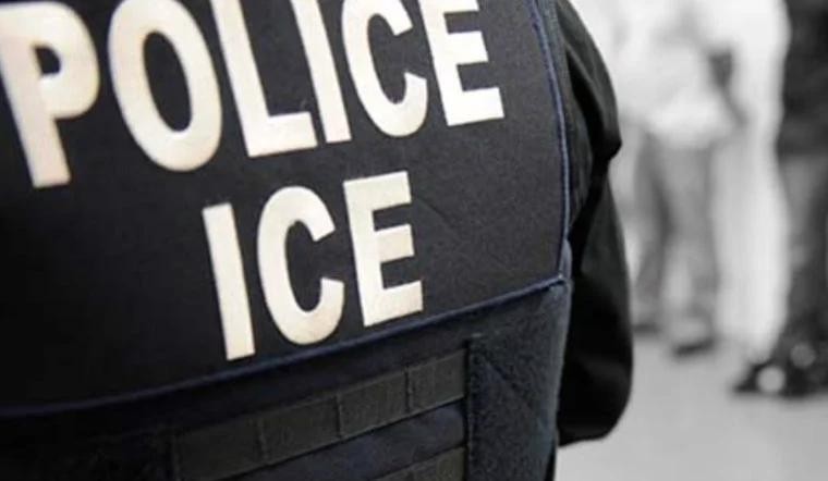 عامل دليفري ينتهي به الأمر في قبضة إدارة الهجرة في شرق هارلم بنيويورك