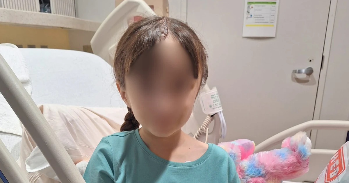 رفض طلب عودة والدي طفلة أمريكية مريضة بورم دماغي نادر يثير قلق الجالية العربية