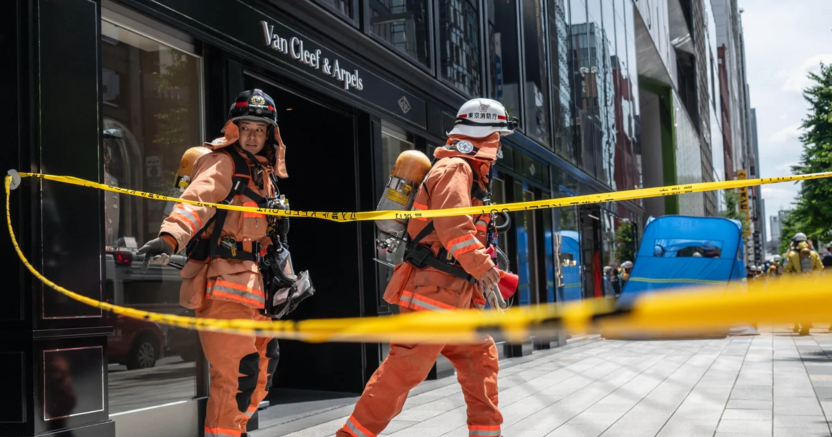 إصابة نحو 20 شخصًا في حادثة رش مادة مجهولة داخل مركز تسوق فاخر بطوكيو