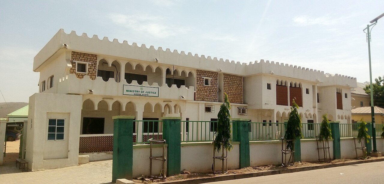 وزارة العدل تحدد 384 أميركياً قد تُسحب منهم الجنسية