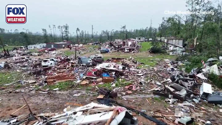 تدمير نحو 500 منزل وإصابة 17 شخصاً بعواصف وأعاصير ضربت مسيسيبي الأميركية