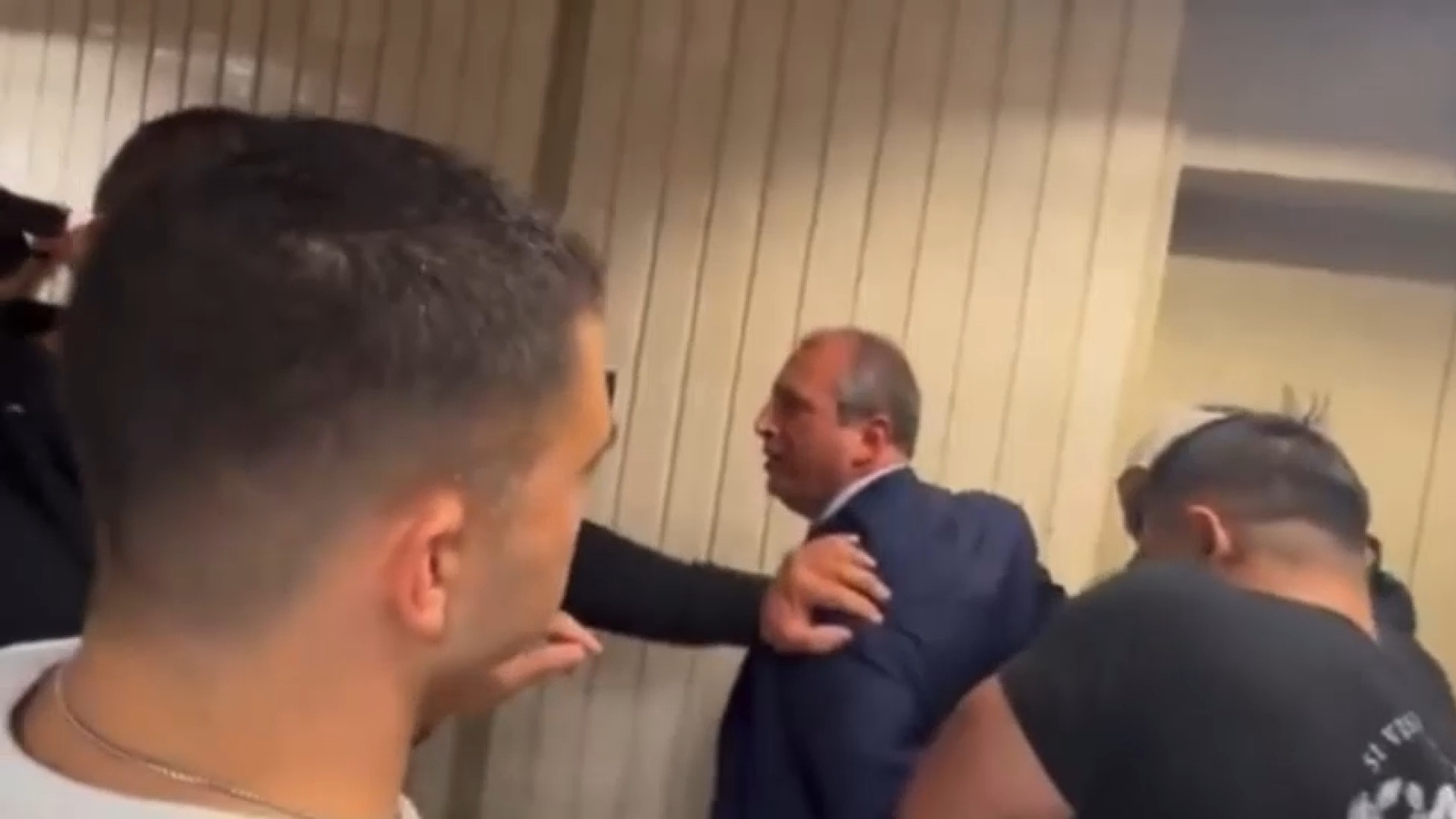 محاكمة براد لاندر في مانهاتن بعد اعتقاله خلال احتجاج على عمليات ICE