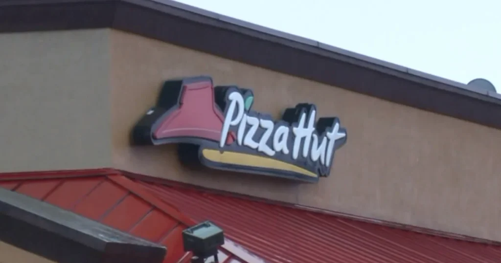 شركة Yum! Brands تبيع سلسلة مطاعم بيتزا هت مقابل 2.7 مليار دولار