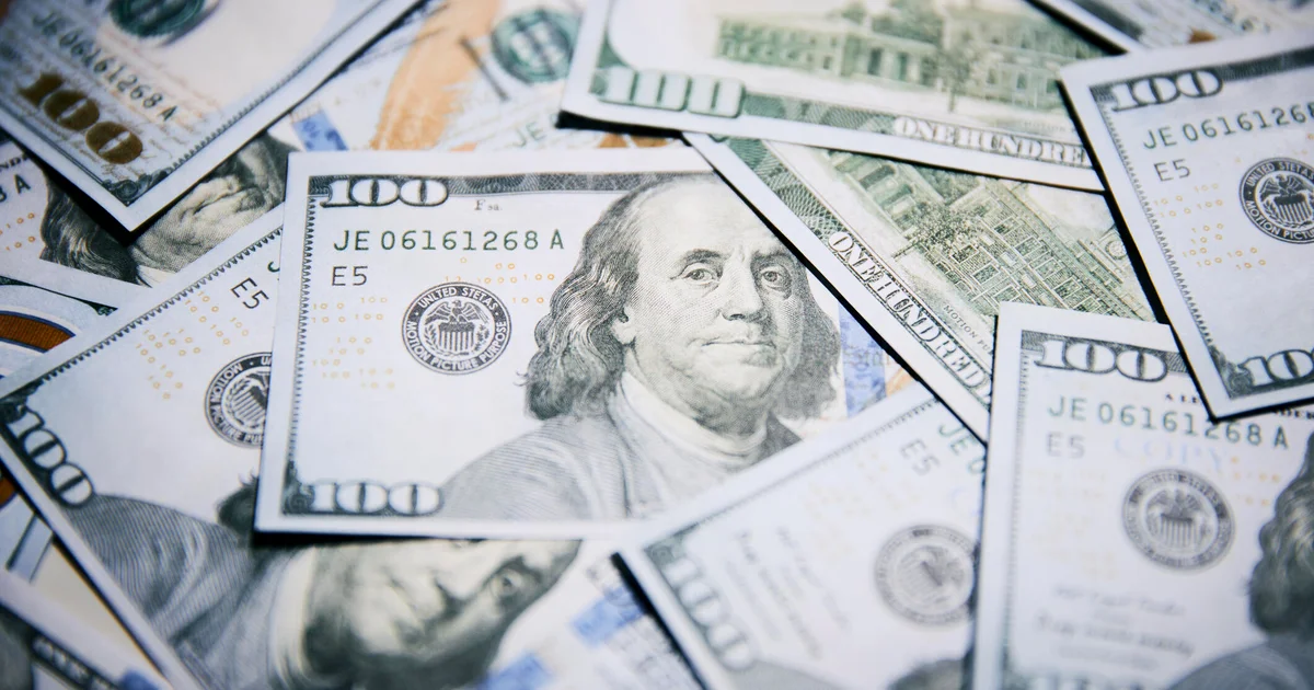 حساب السوق النقدي يوفر عوائد تصل إلى 1365 دولارًا على 35000 دولار في عام