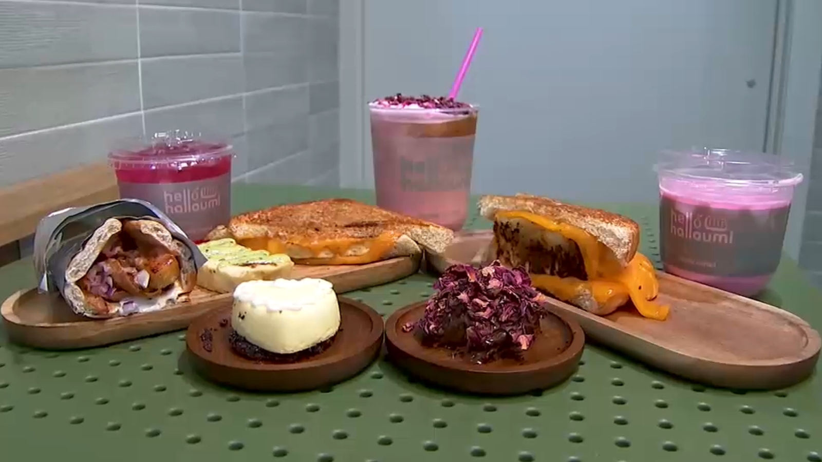مخبز Hello Halloumi في ويست فيليدج يقدم نكهات قبرصية فريدة في نيويورك