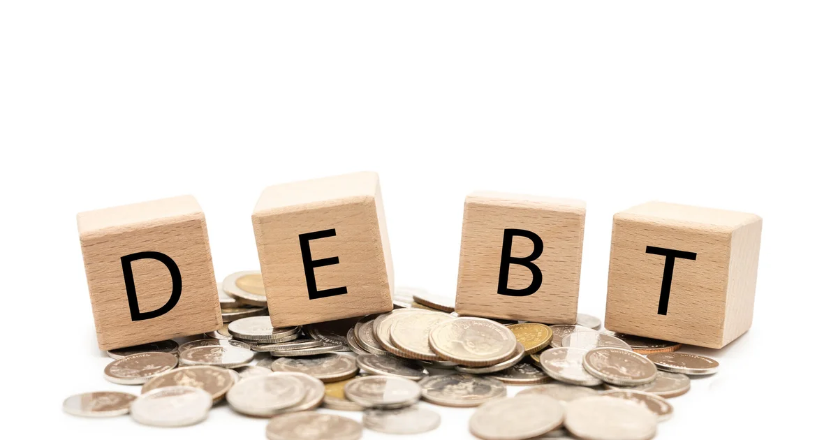 كيف تختار شركة تخفيف الديون الموثوقة في ظل ارتفاع تكاليف المعيشة بأمريكا