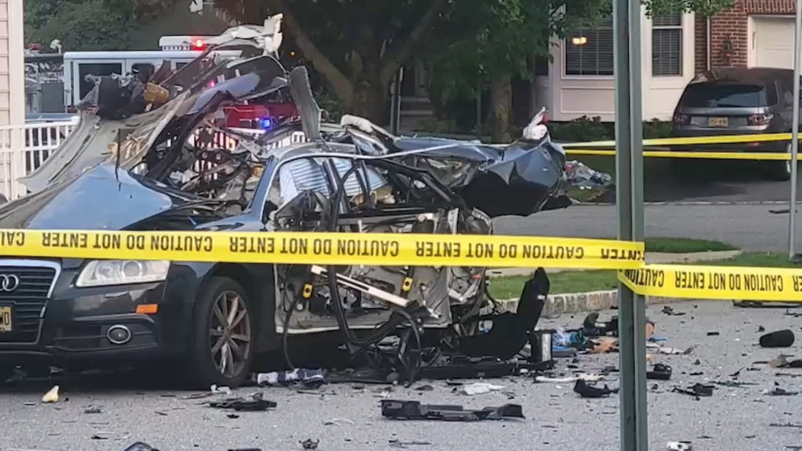 انفجار سيارة في توتووا بنيوجيرسي يجرح شخصًا ويتسبب بأضرار لمنازل مجاورة